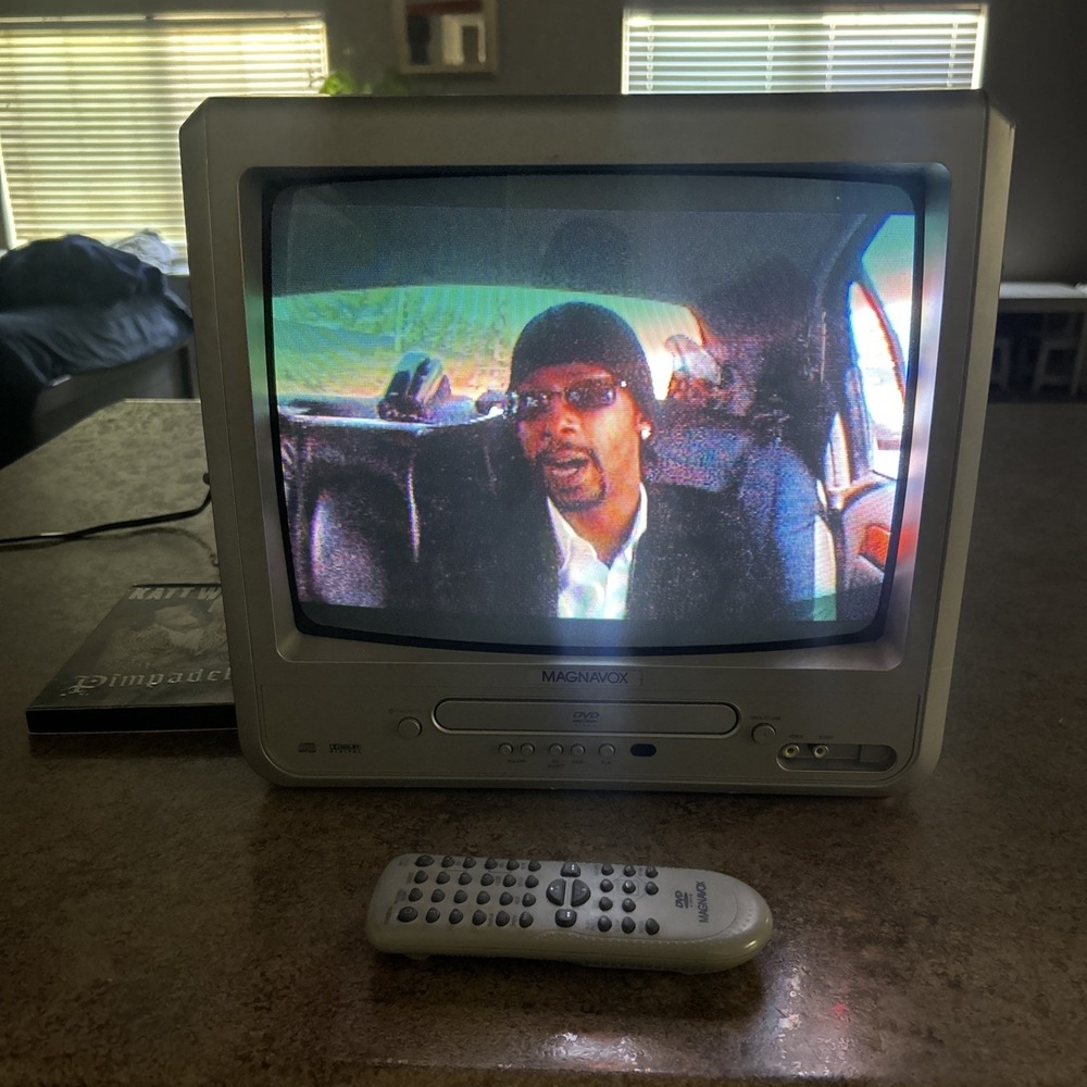 Magnavox 13" MWC13D6 Retro Gaming CRT TV DVD Player Combo W/ Remote Tested EUC
